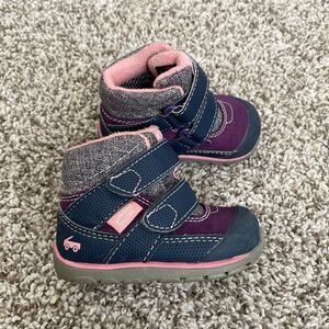 Size 4 / Baby Girl See Kai Run Boots